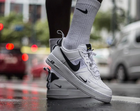 Best Premium Sneakers Online – Affordable Luxury Footwear Collection