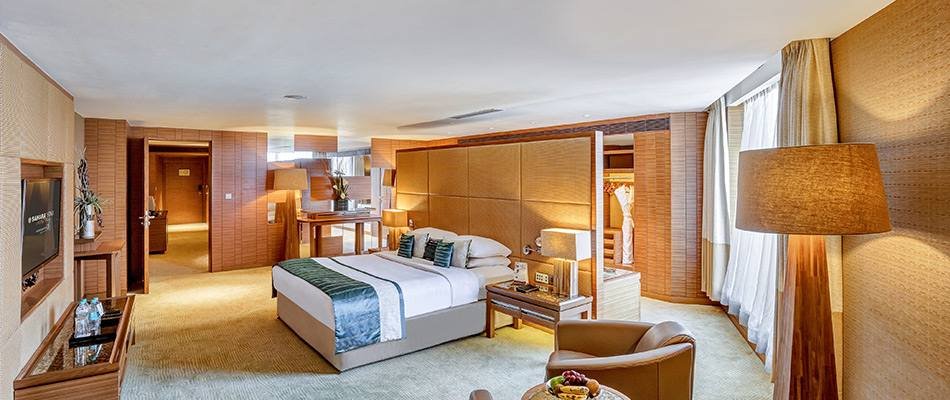 Luxury Hotel Rooms near Mumbai Airport