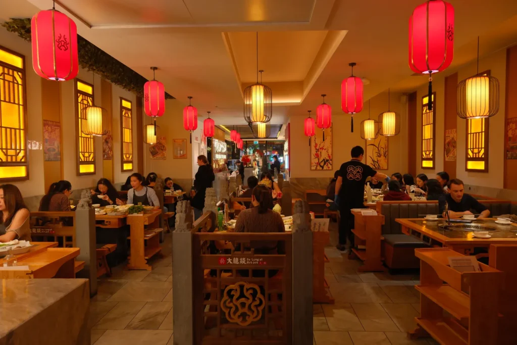 Chinese Bistro vs Traditional Chinese Restaurant in London – What’s the Real Difference Chinese Bistro vs Traditional Chinese Restaurant in London – What’s the Real Difference