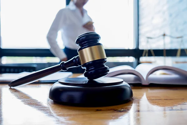 How can lawyers get business loans to expand chambers or start independent practice? lawyer loans