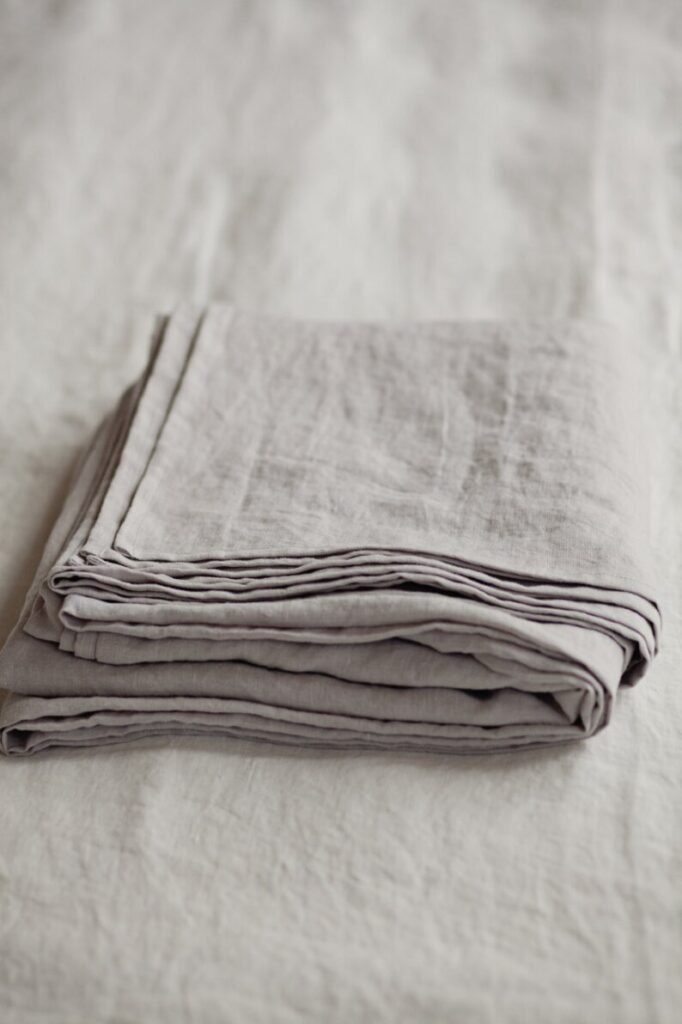 How to Wash, Store, and Extend the Life of Premium Bed Linen in Pakistan’s High-Humidity Coastal Cities How to Wash, Store, and Extend the Life of Premium Bed Linen in Pakistan's High-Humidity Coastal Cities