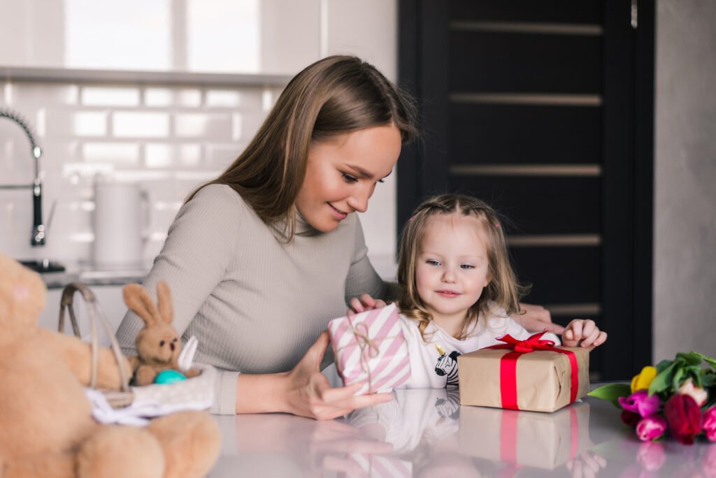 Supporting New Parents with Thoughtful Gift Bundles