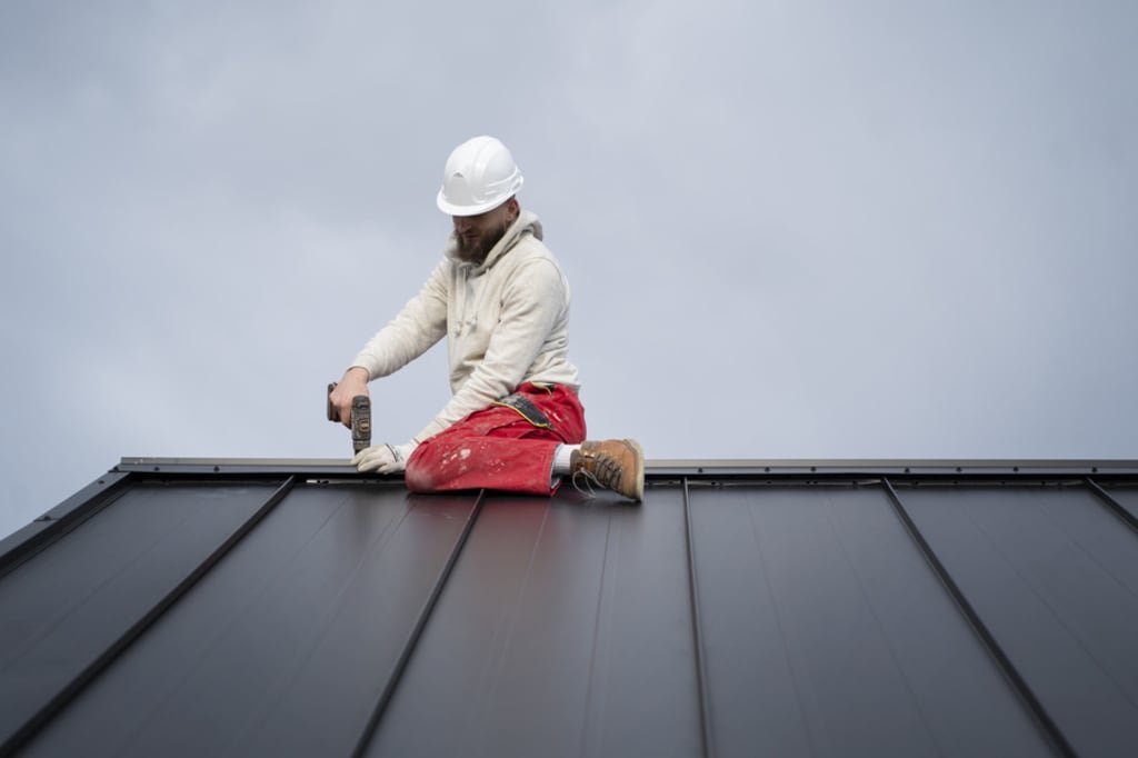 Roofing Services in Iowa City: Smart Ways to Protect Your Home Year-Round