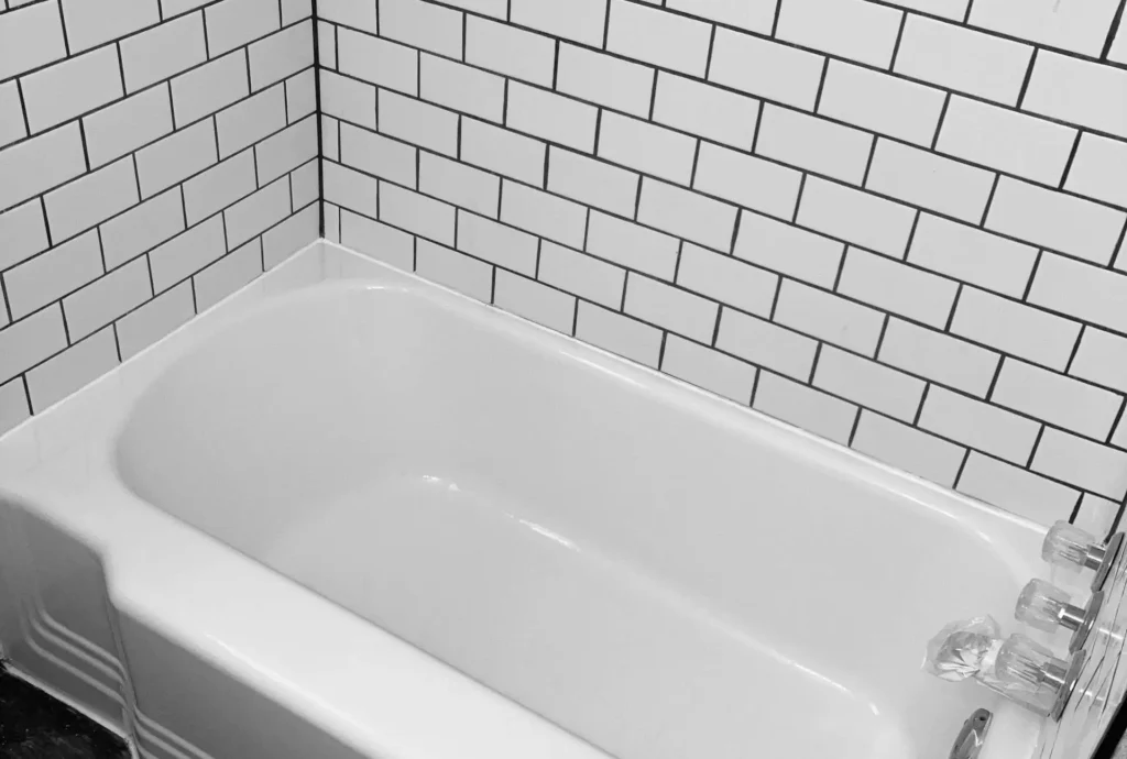 Bathtub Refinishing in Detroit: A Smart Way to Upgrade Your Bathroom Without a Full Remodel